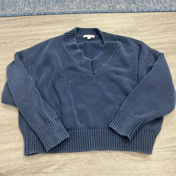 Jcrew Navy V-Neck Sweater with Chunky Knit and Cropped Fit - Picture 1 of 4